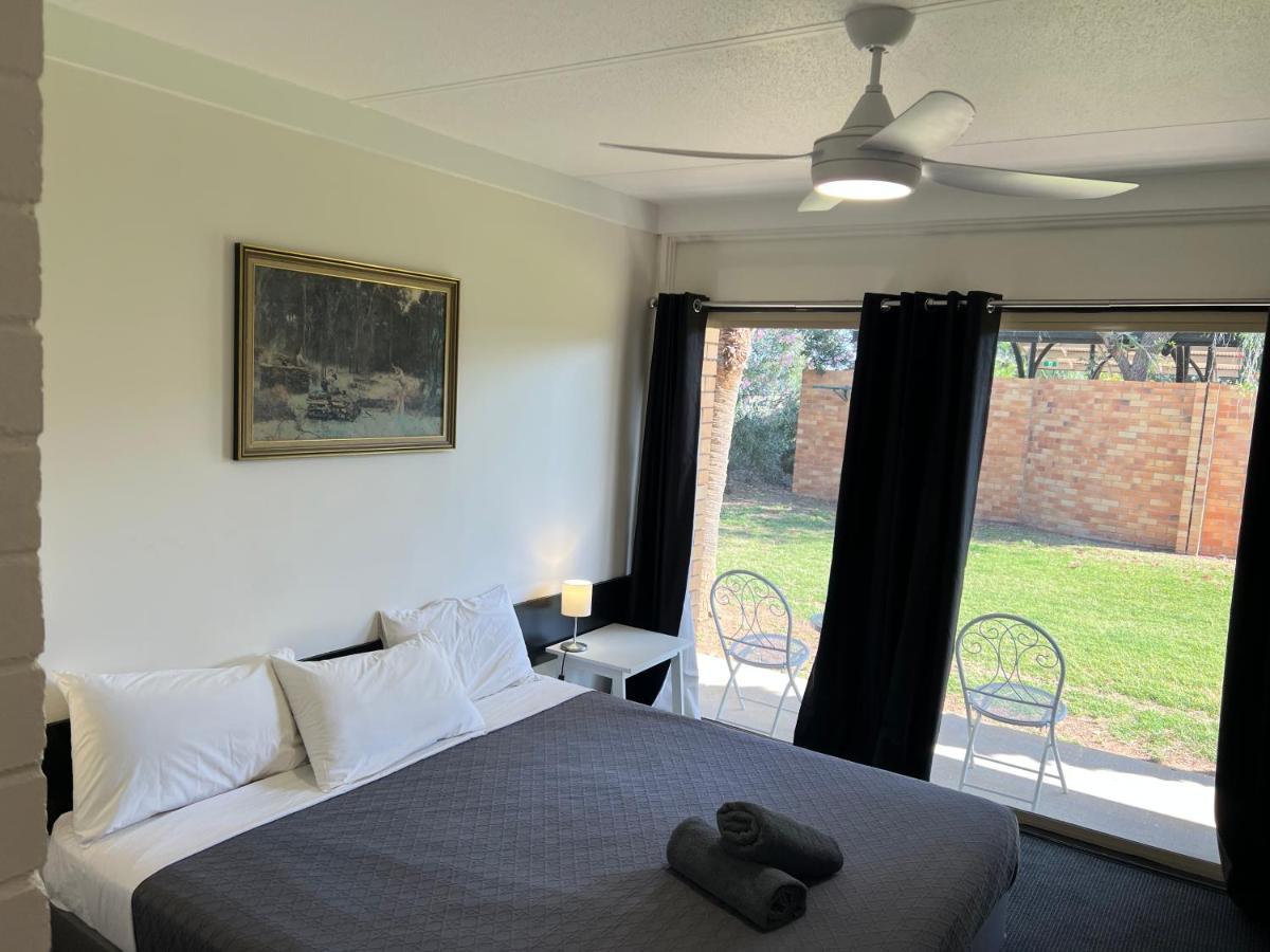 Jumbuck Motor Inn - Pool - Pet Friendly Section - King Beds Longreach Extérieur photo