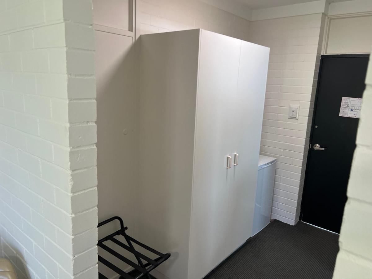 Jumbuck Motor Inn - Pool - Pet Friendly Section - King Beds Longreach Extérieur photo
