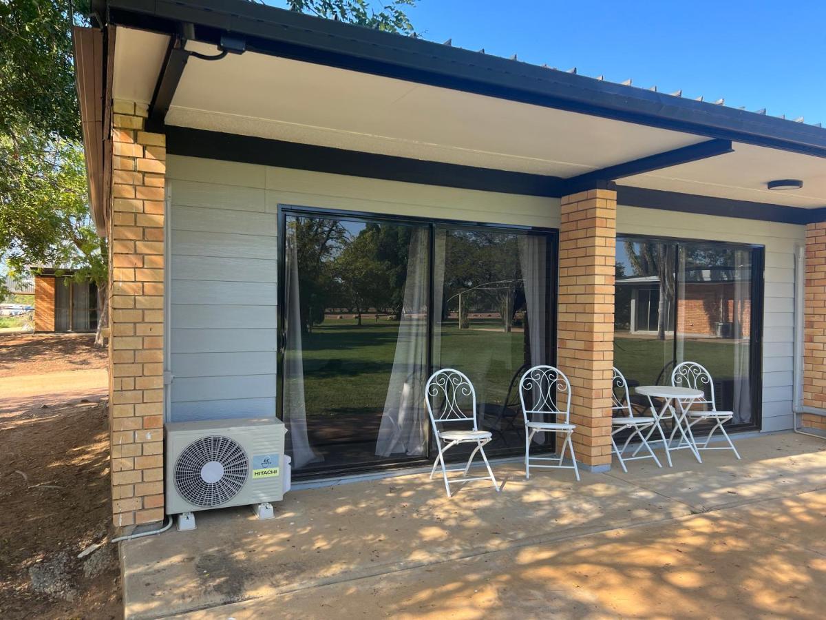 Jumbuck Motor Inn - Pool - Pet Friendly Section - King Beds Longreach Extérieur photo