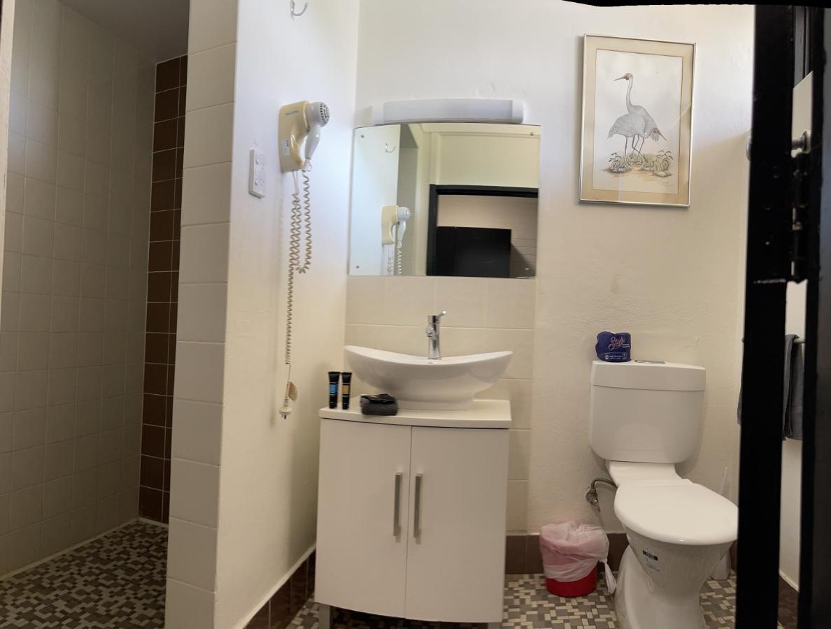 Jumbuck Motor Inn - Pool - Pet Friendly Section - King Beds Longreach Extérieur photo